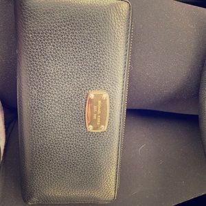 Micheal kors wallet